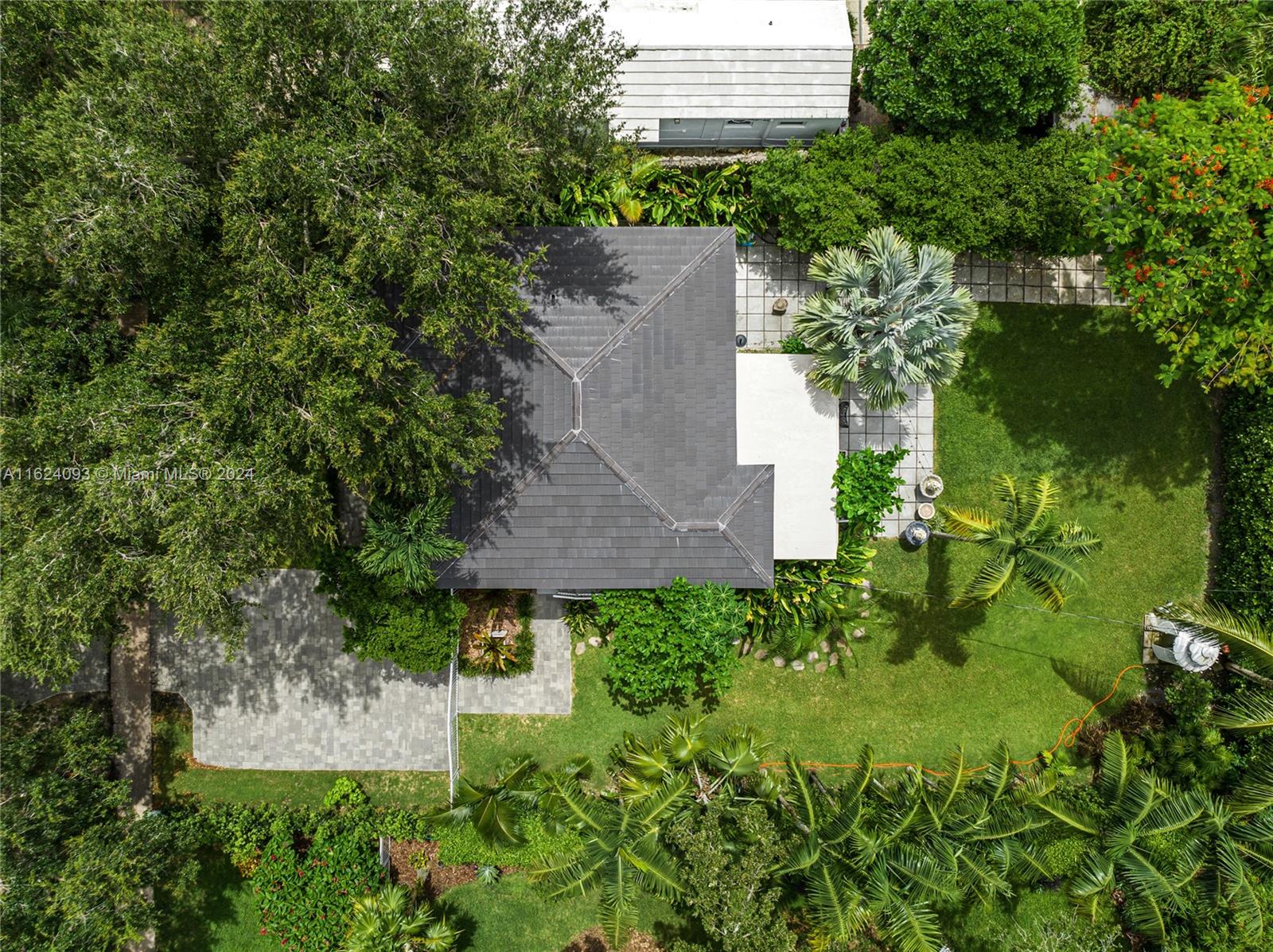 446 Madeira Ave, Coral Gables, Florida image 33