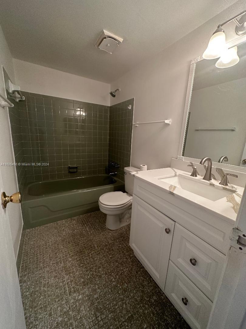 7400 NW 4th Pl #106, Margate, Florida image 6