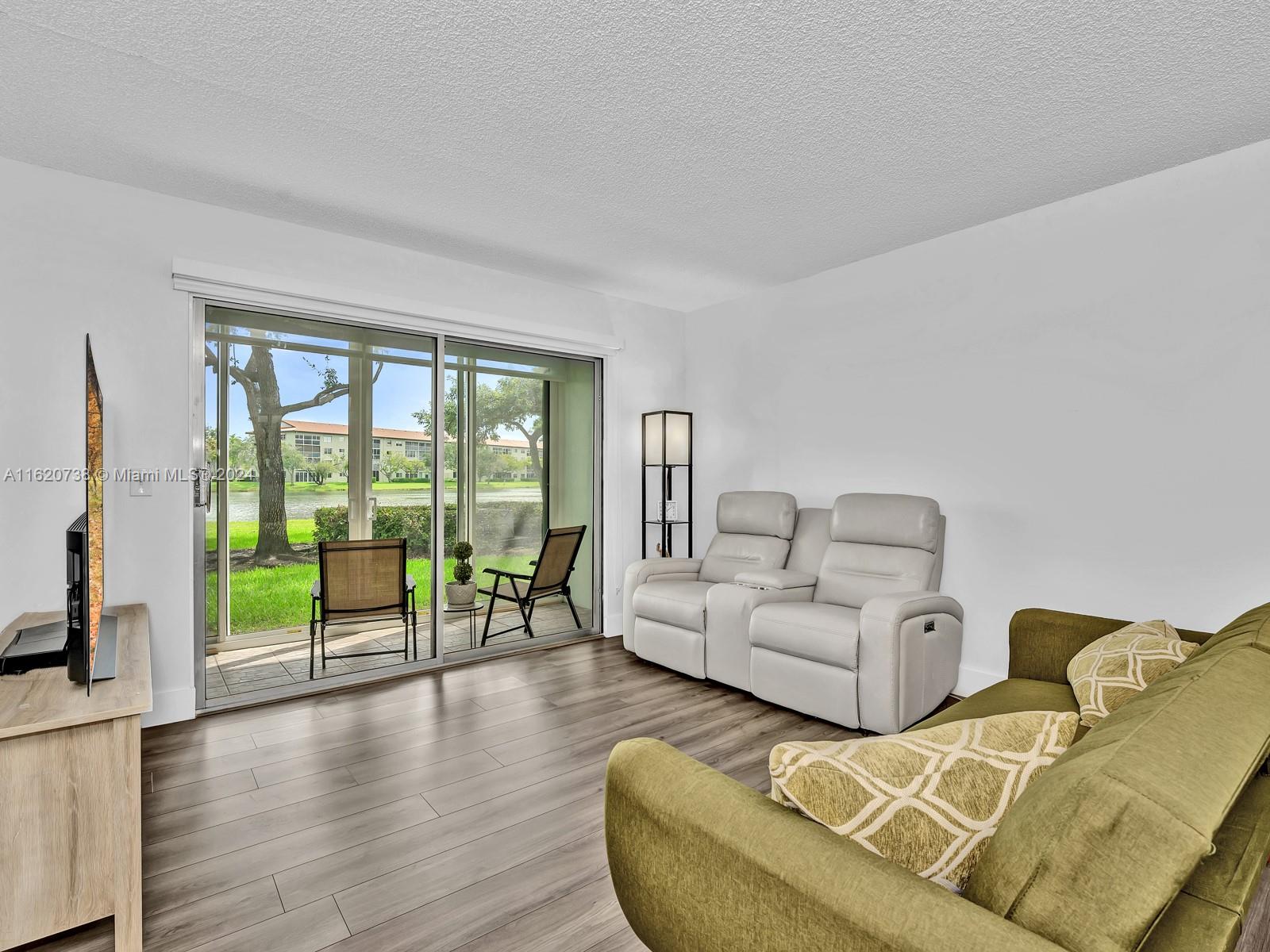 Residential, Pembroke Pines, Florida image 19