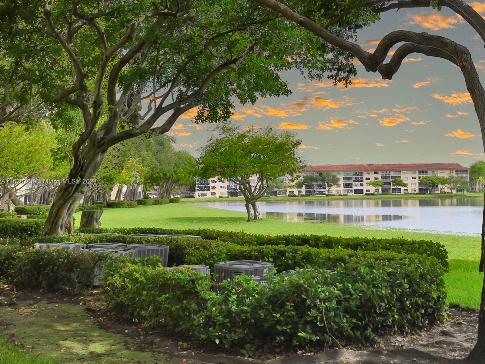 Residential, Pembroke Pines, Florida image 33