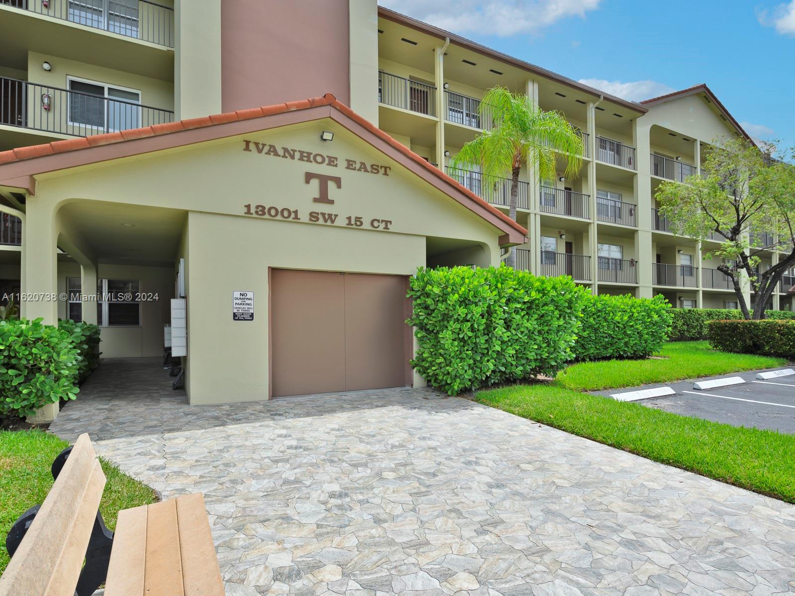 Residential, Pembroke Pines, Florida image 6