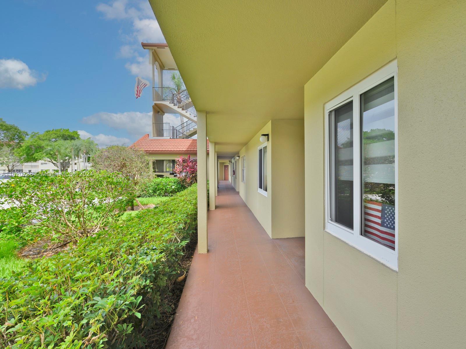 Residential, Pembroke Pines, Florida image 7