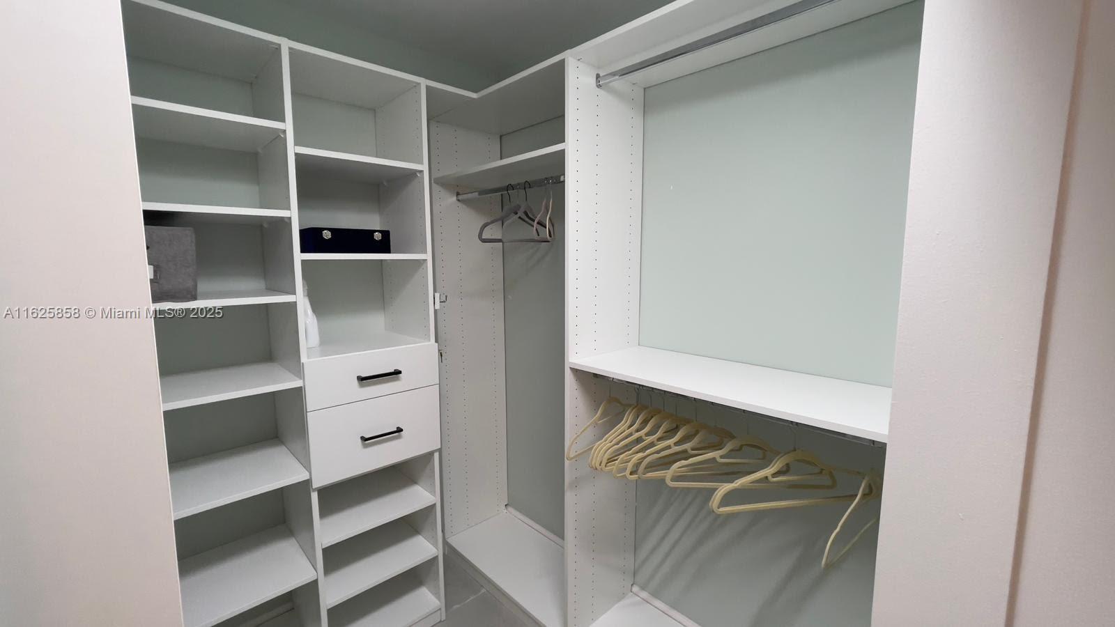19901 E Country Club Dr #2403, Aventura FL 33180