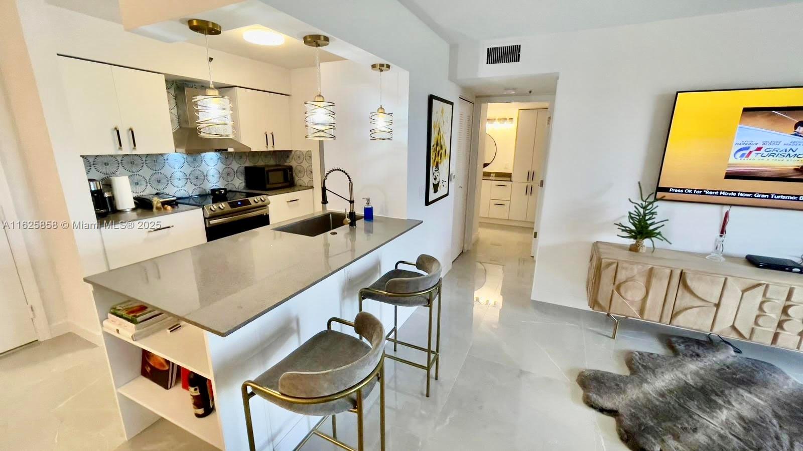 19901 E Country Club Dr #2403, Aventura FL 33180