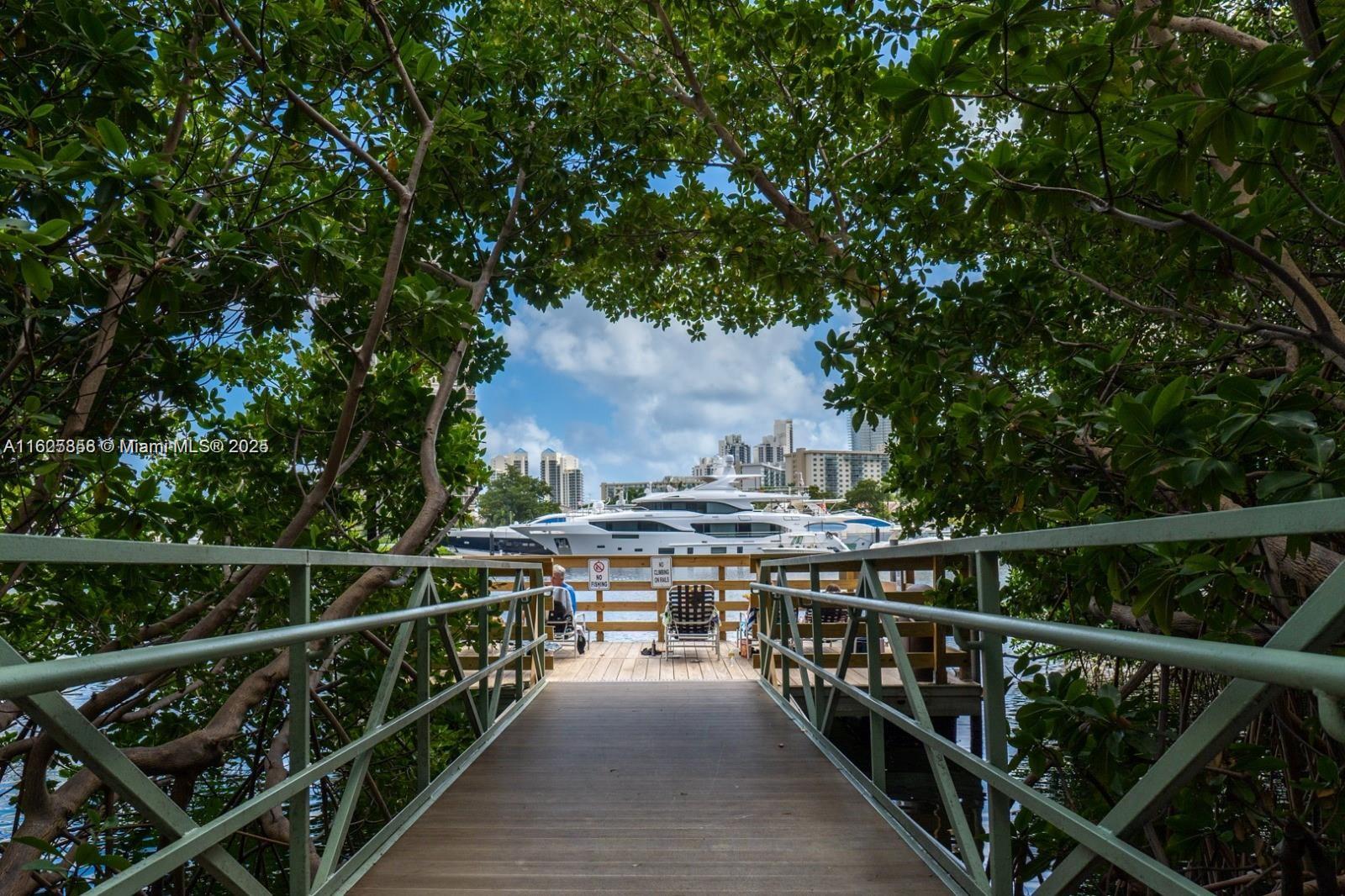 19901 E Country Club Dr #2403, Aventura FL 33180
