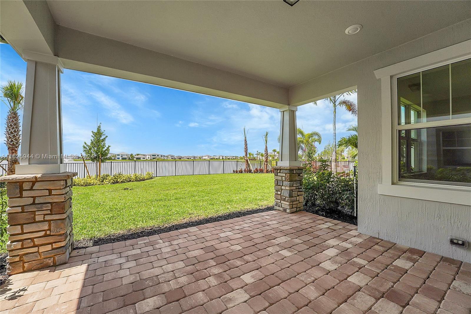 10362 Northbrook Circle, Palm Beach Gardens, Florida image 23