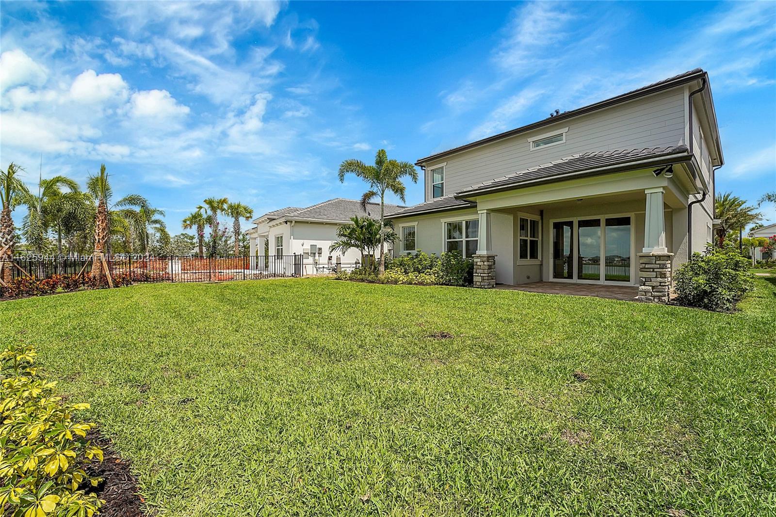 10362 Northbrook Circle, Palm Beach Gardens, Florida image 32