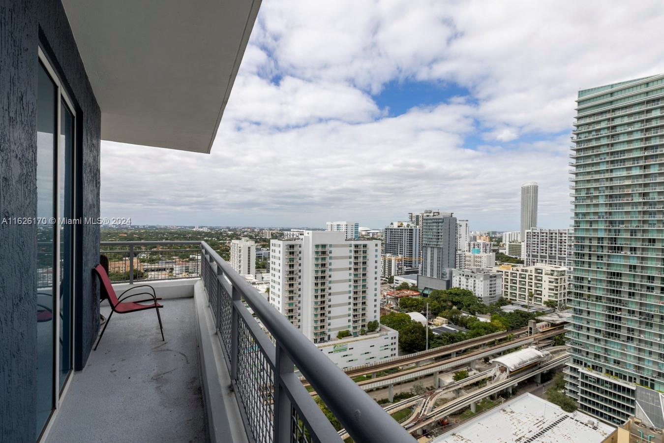 60 SW 13th St #2021, Miami FL 33130
