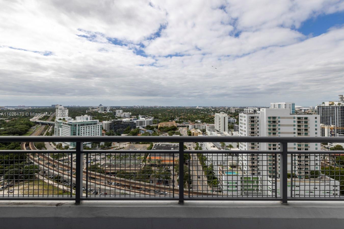60 SW 13th St #2021, Miami FL 33130