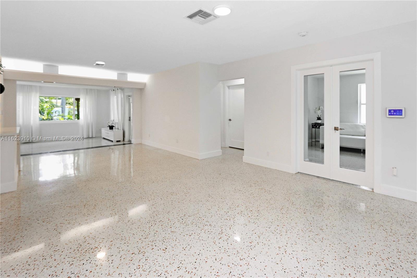 Listing Photo 10