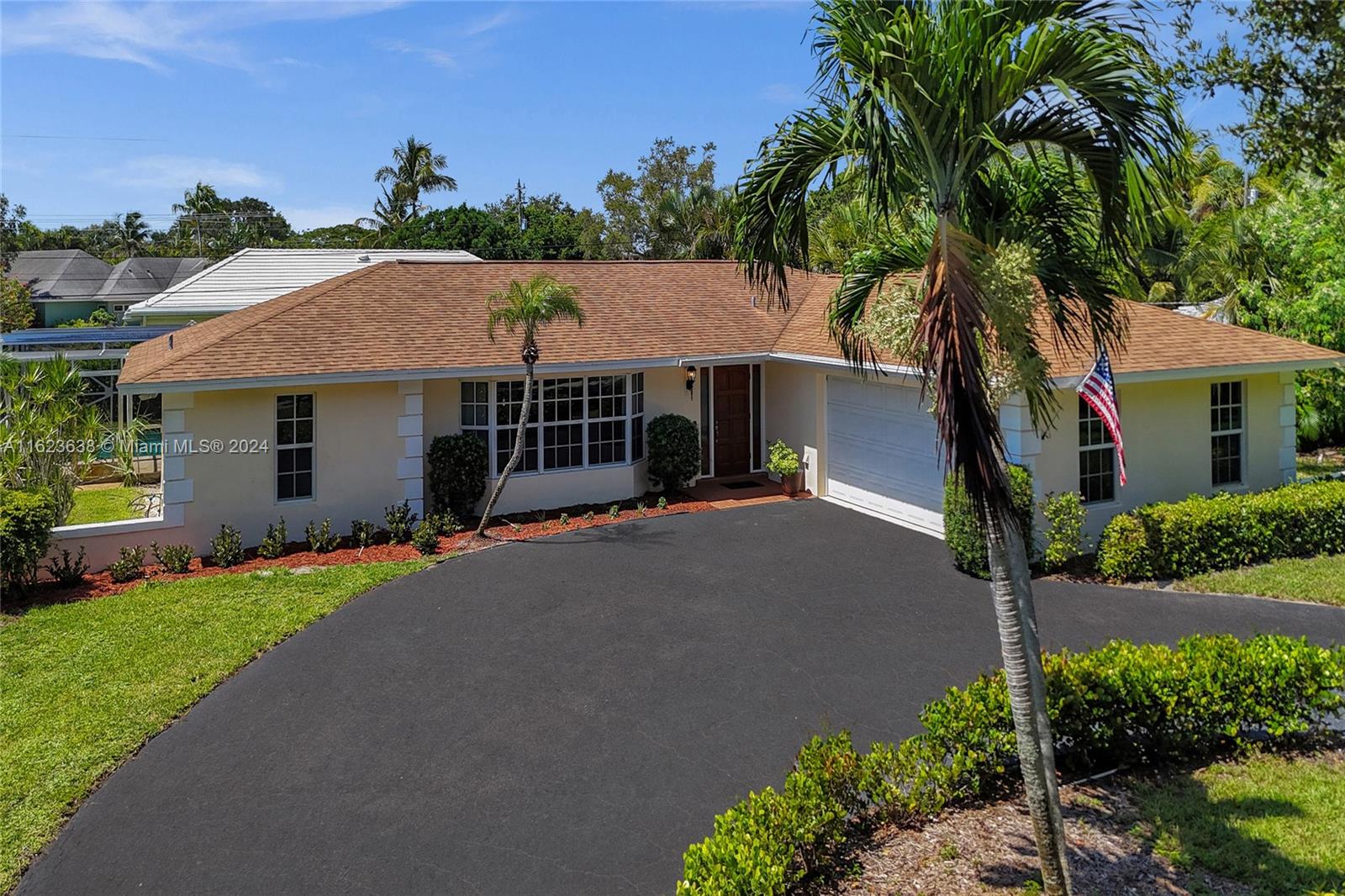 359 Country Club Dr, Tequesta, Florida image 3