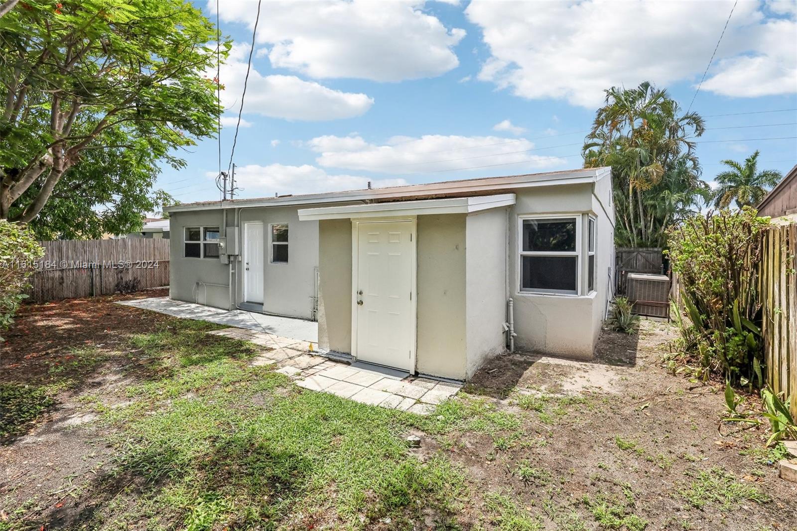 350 NE 56th St, Oakland Park, Florida image 27