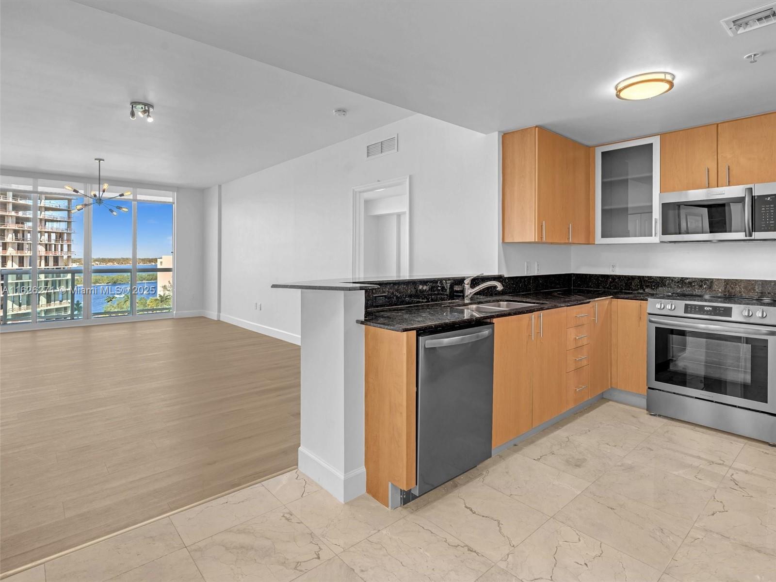 7900 Harbor Island Dr #1019, North Bay Village FL 33141