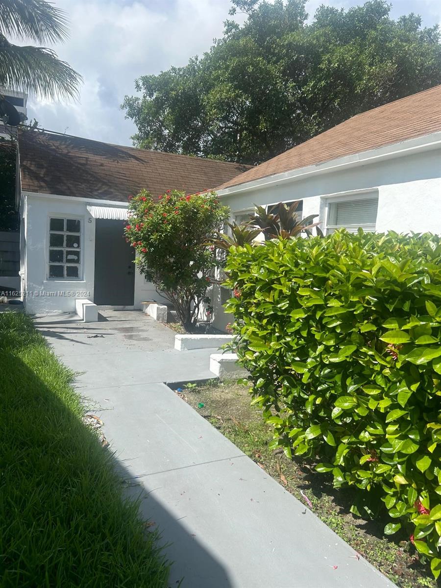 1326 NE 110th St, Miami, Florida image 2