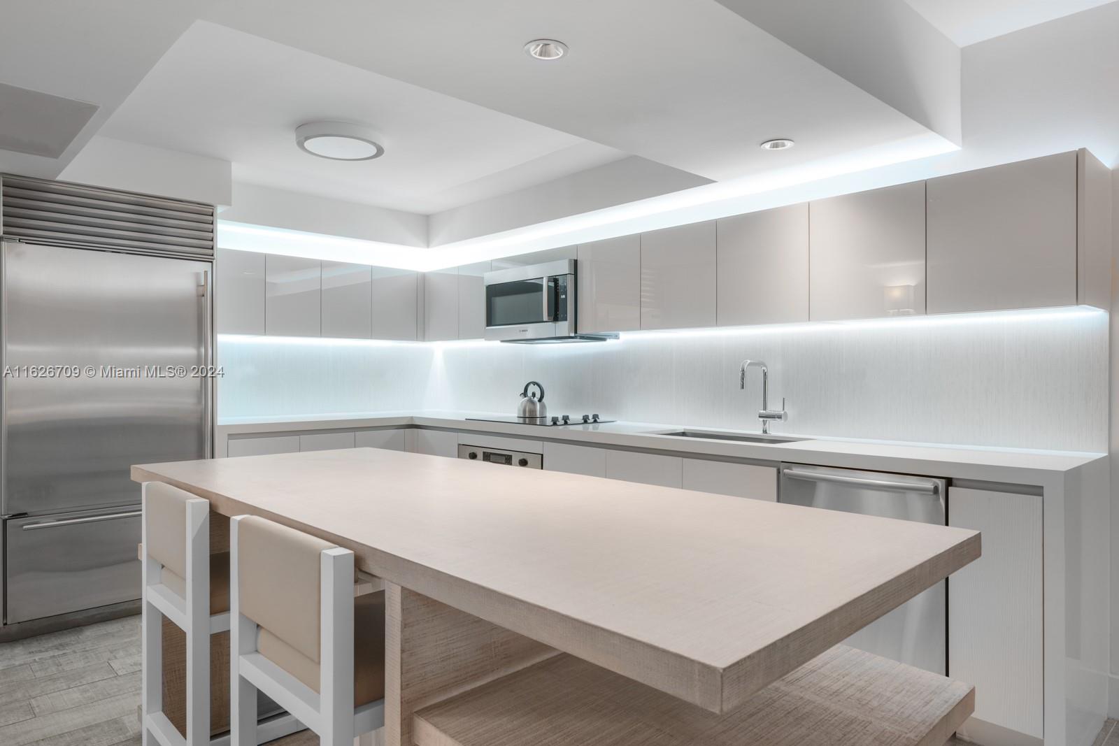 102 24th St #1113, Miami Beach FL 33139