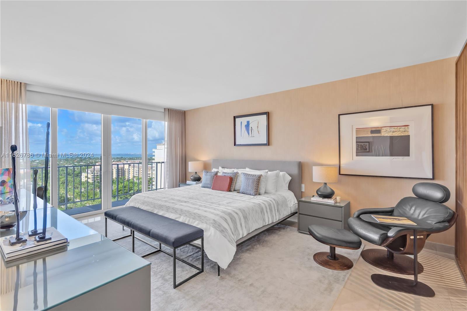881 Ocean Dr #16D, Key Biscayne FL 33149