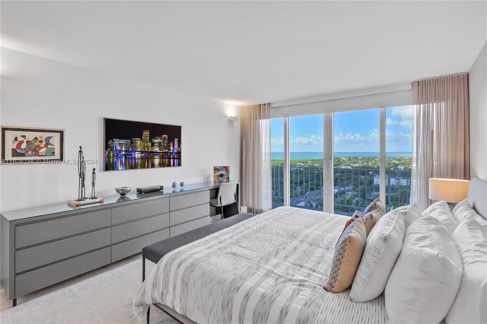 881 Ocean Dr #16D, Key Biscayne FL 33149