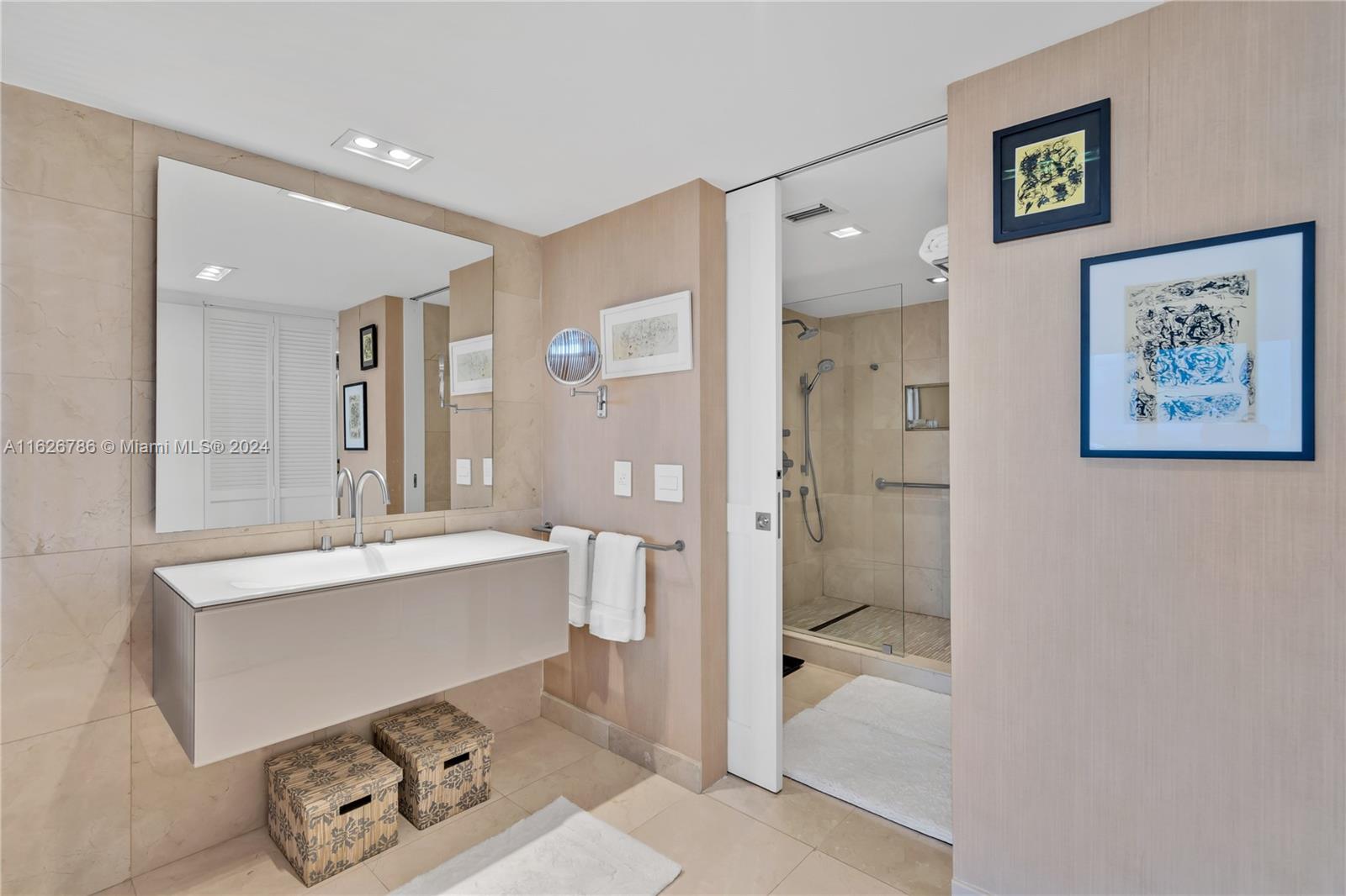 881 Ocean Dr #16D, Key Biscayne FL 33149
