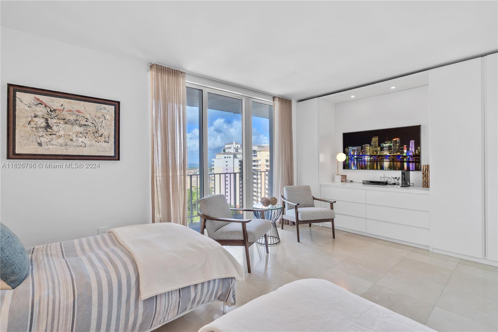 881 Ocean Dr #16D, Key Biscayne FL 33149