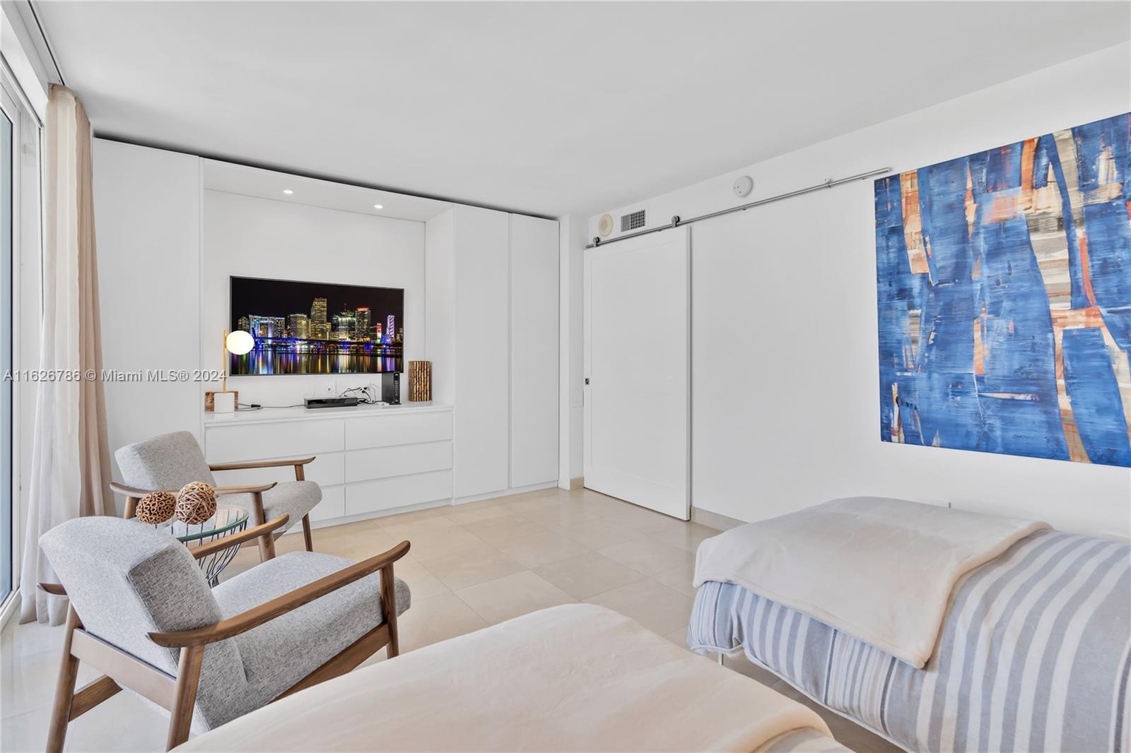 881 Ocean Dr #16D, Key Biscayne FL 33149