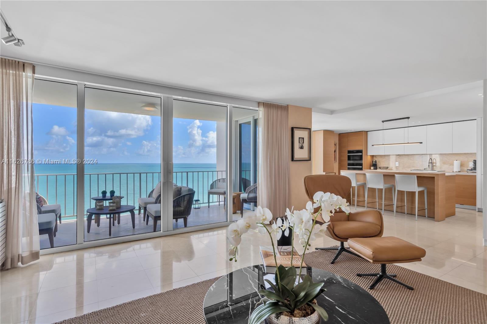 881 Ocean Dr #16D, Key Biscayne FL 33149