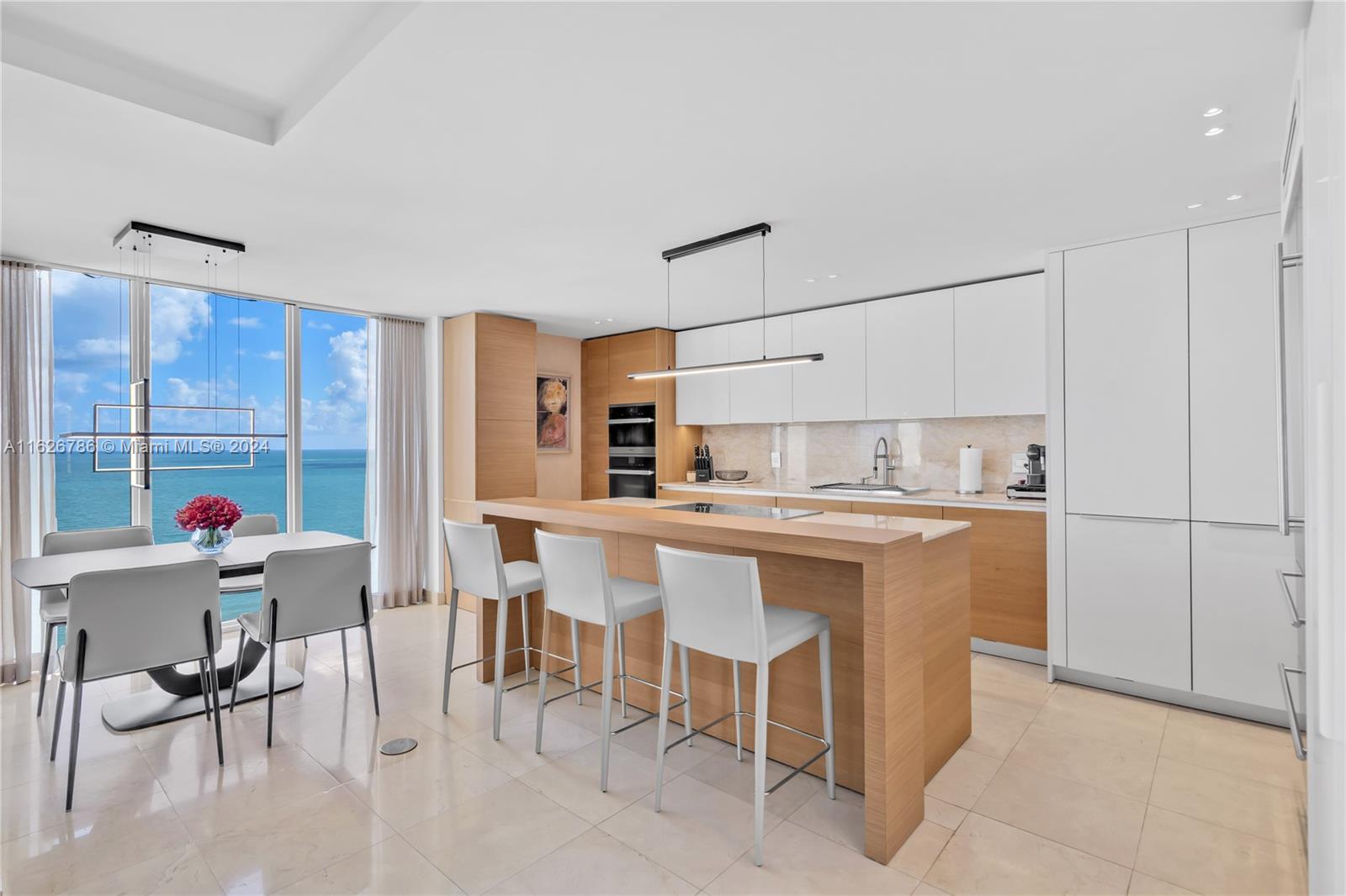 881 Ocean Dr #16D, Key Biscayne FL 33149