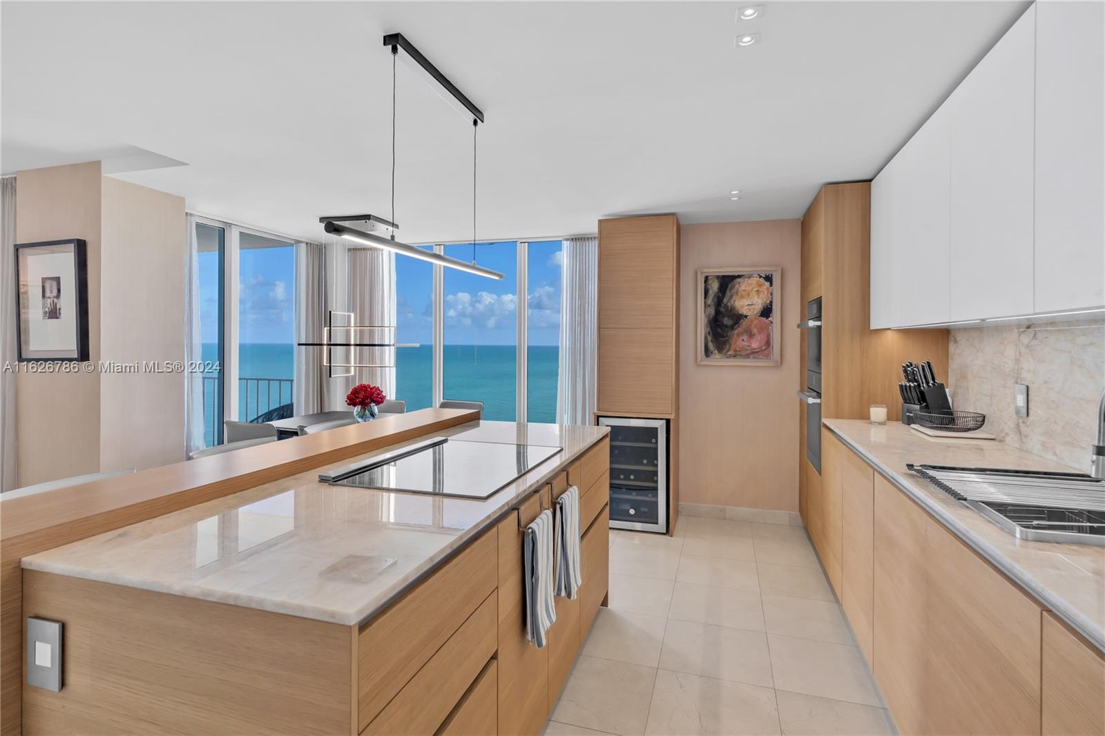 881 Ocean Dr #16D, Key Biscayne FL 33149