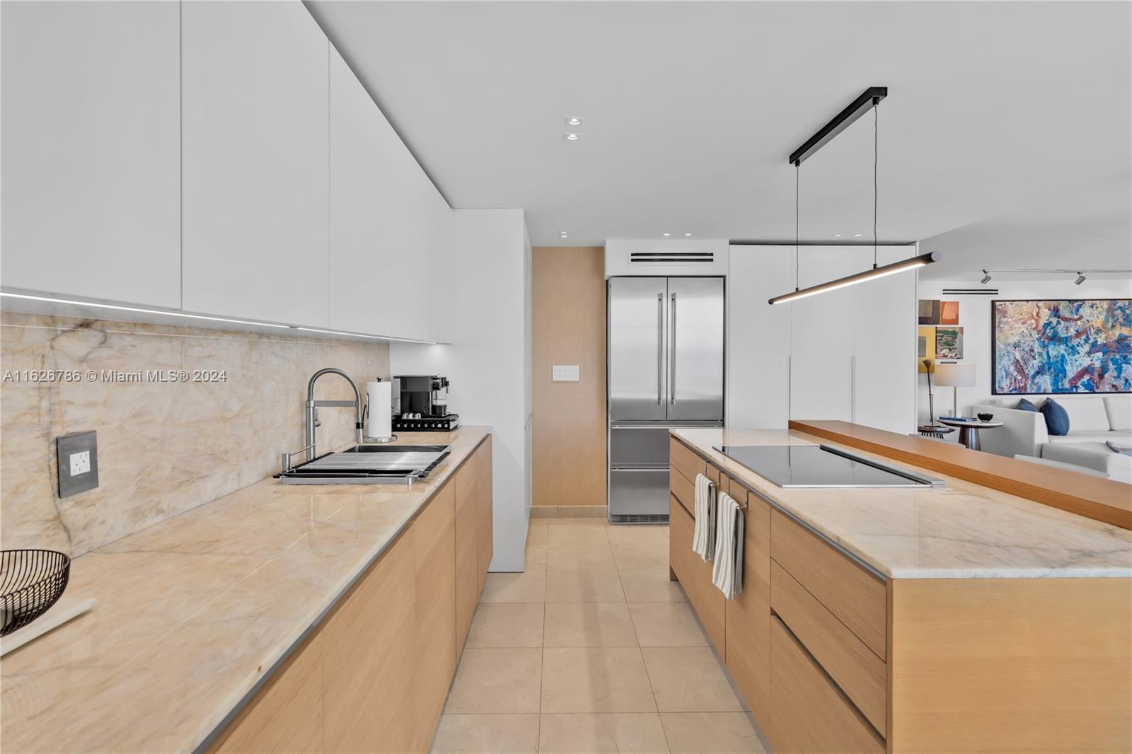 881 Ocean Dr #16D, Key Biscayne FL 33149