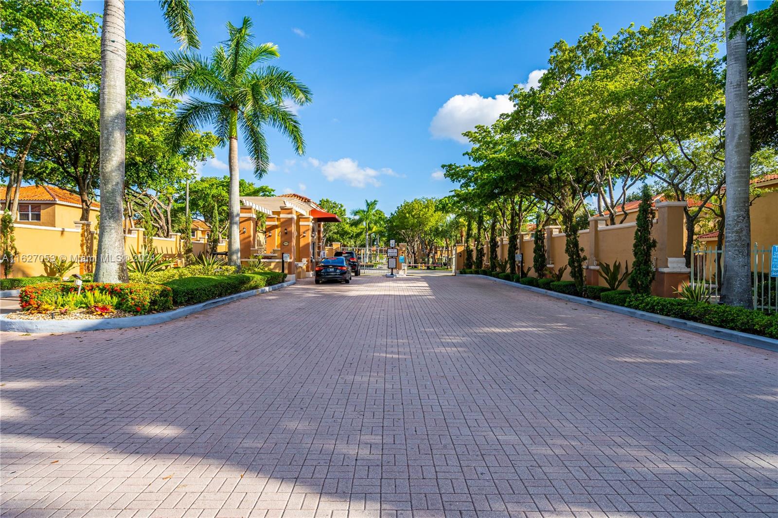 Residential, Miami Lakes, Florida image 36