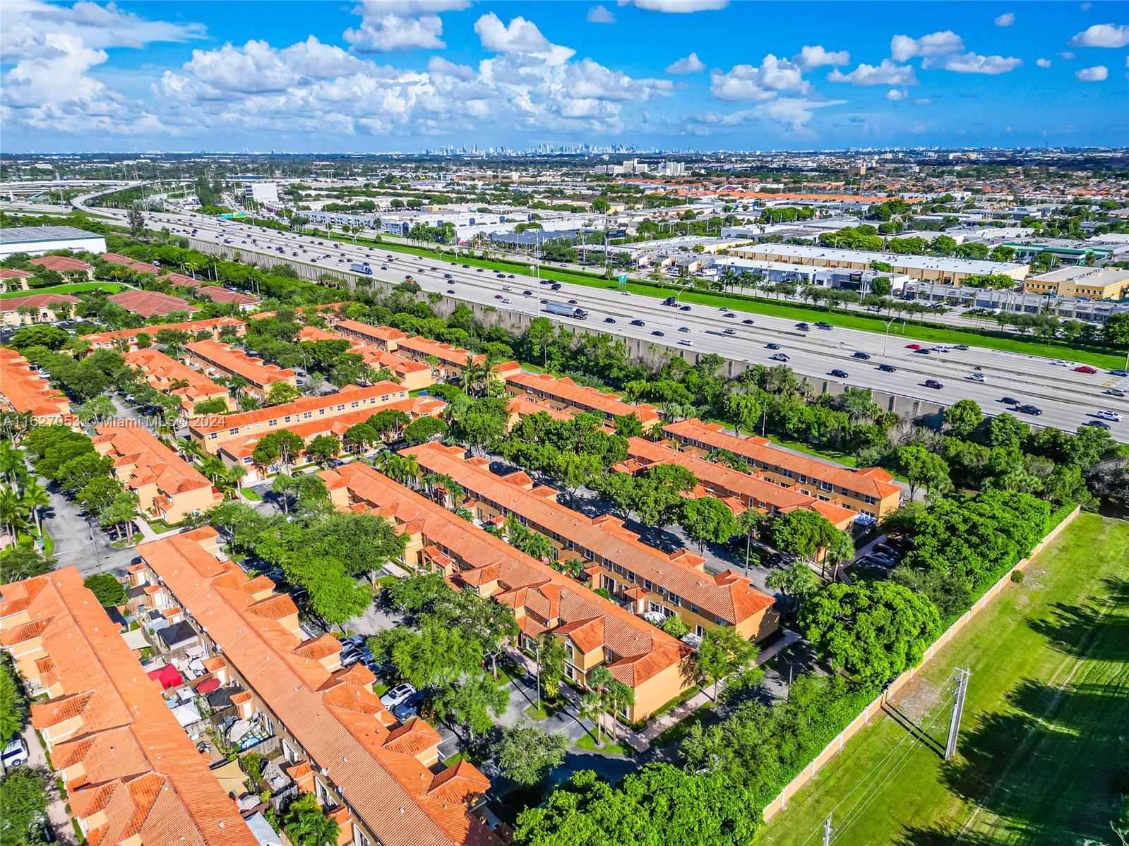 Residential, Miami Lakes, Florida image 6