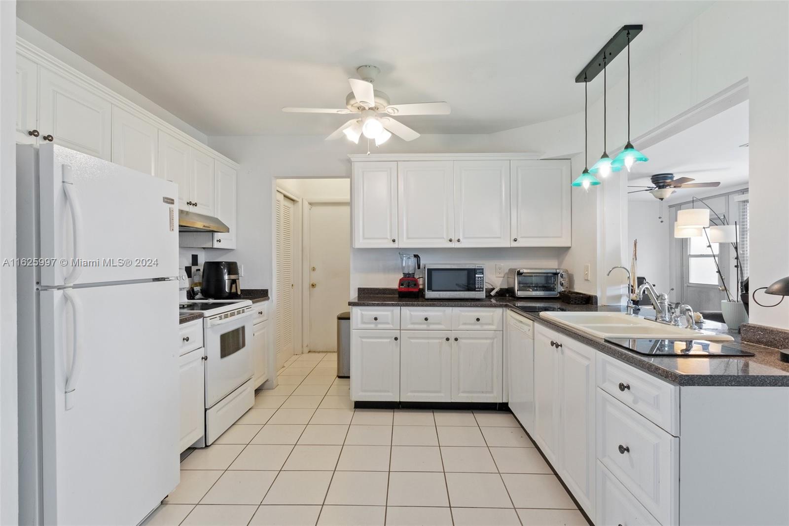 1405 NW 69th Ter, Margate, Florida image 9