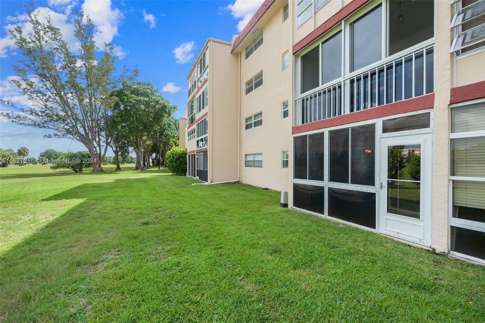 1045 Country Club Dr #107, Margate, Florida image 18