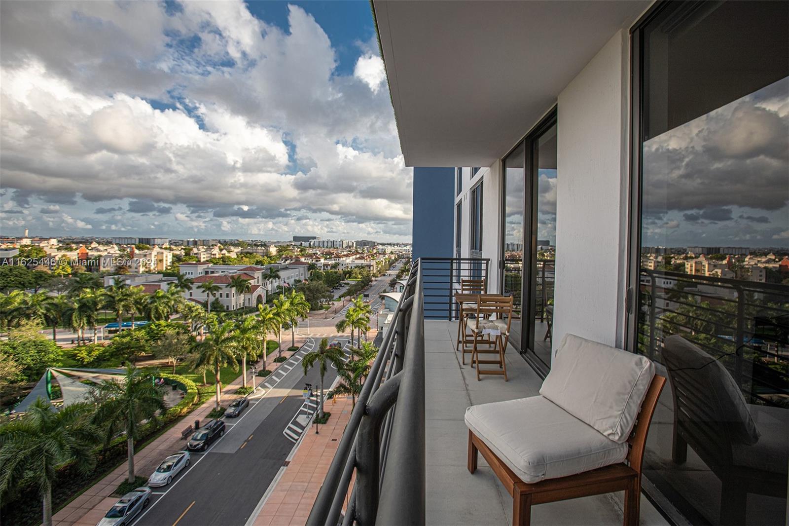 Spectacular unit fully furnished in Downtown Doral. 2 bedrooms / 2 bathrooms, quartz countertops, stainless steel
 appliances, washer and dryer, large balcony with open views of the city. Very close to Publix and a variety of
 restaurants and bars. Gym/spa. Max rent period 6 months.