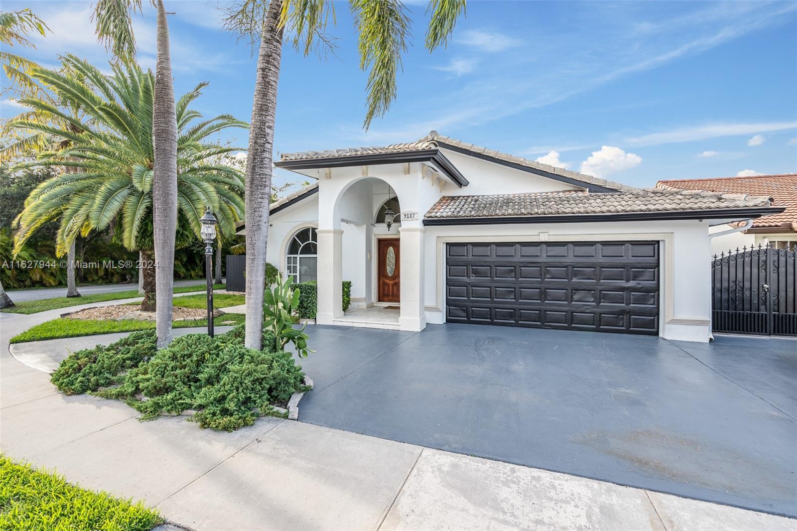 9187 NW 150th Ter, Miami Lakes, Florida image 3