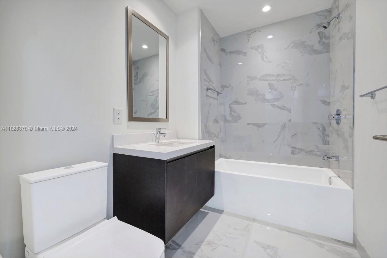 851 NE 1st Ave #1506, Miami FL 33132