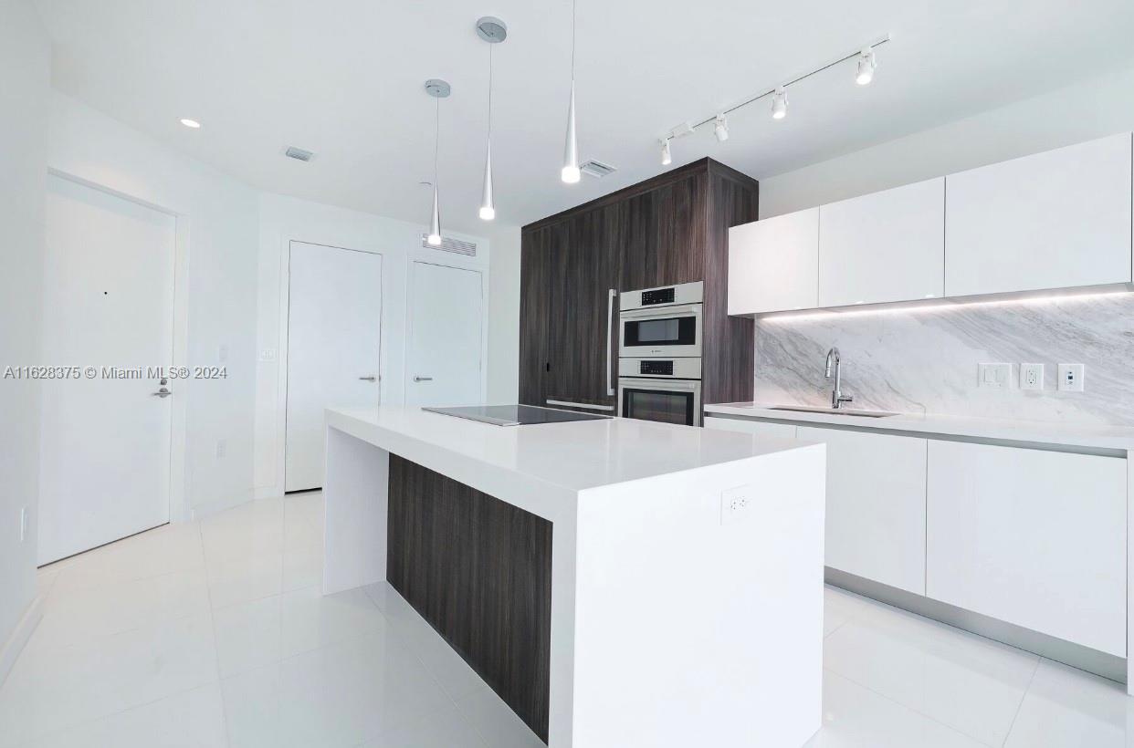 851 NE 1st Ave #1506, Miami FL 33132