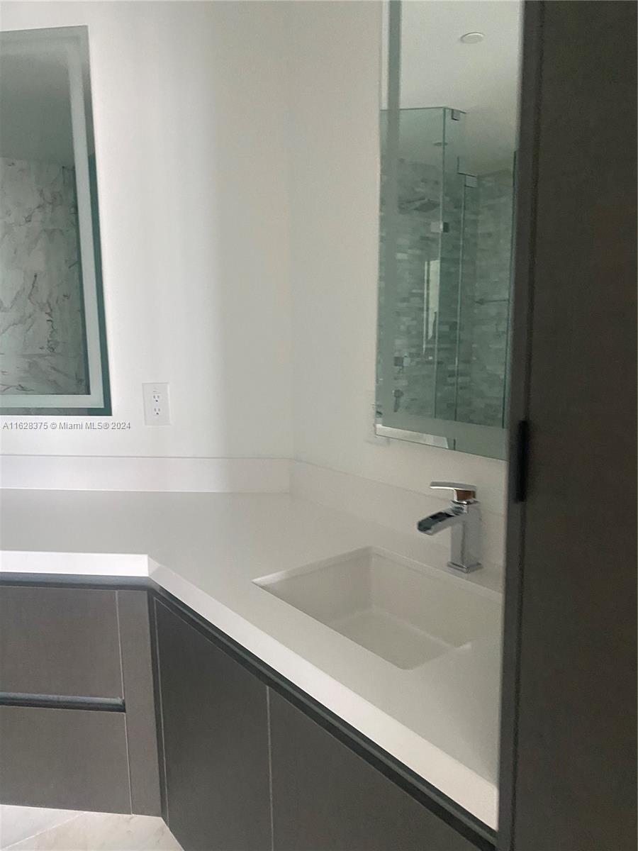 851 NE 1st Ave #1506, Miami FL 33132