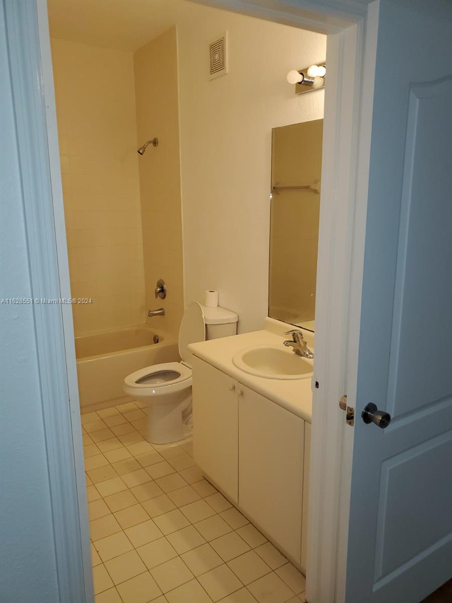 1666 SE 27 Ct #108, Florida City, Florida image 7