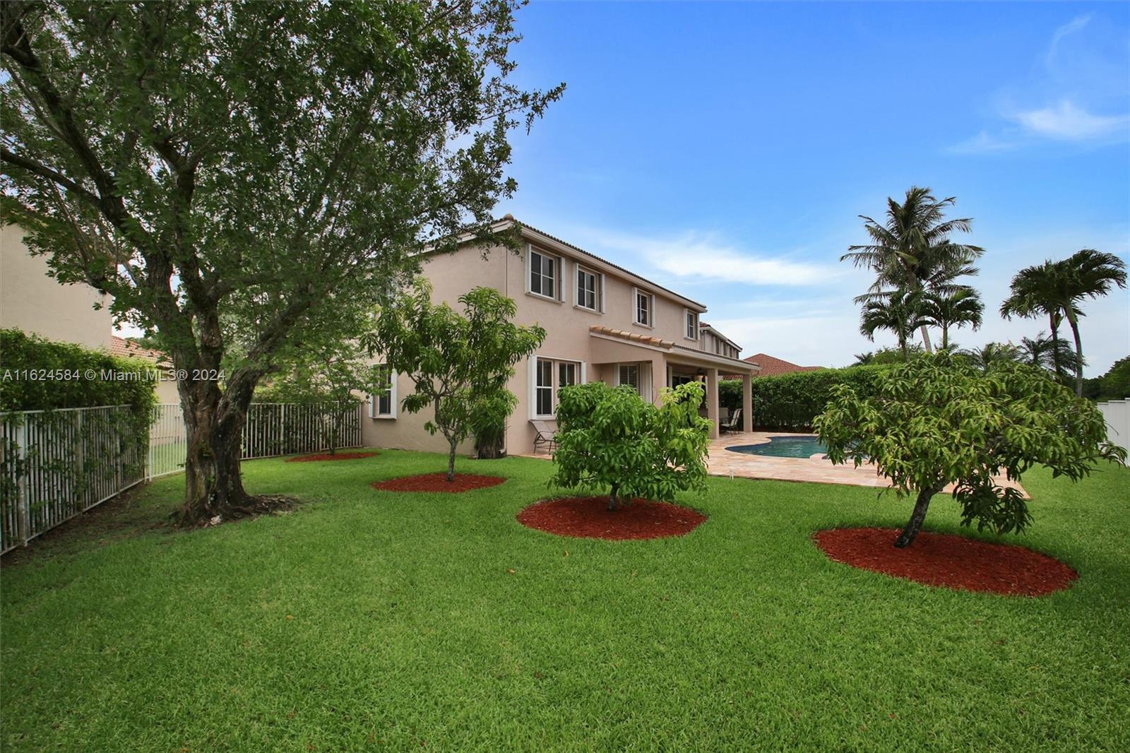 3962 Pinewood Ln, Weston, Florida image 6