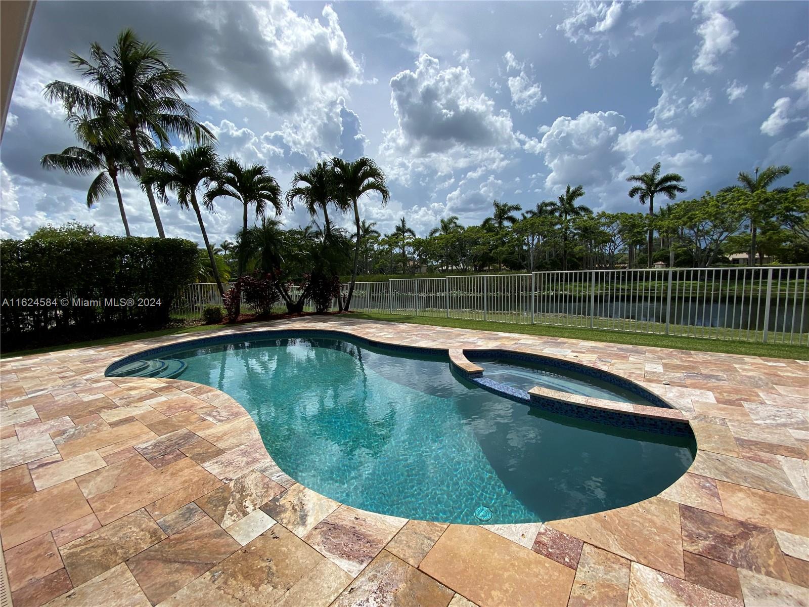 3962 Pinewood Ln, Weston, Florida image 8