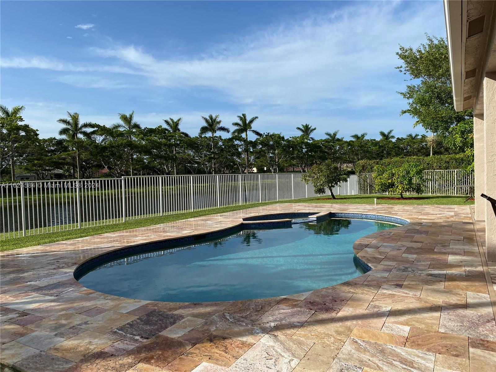 3962 Pinewood Ln, Weston, Florida image 9