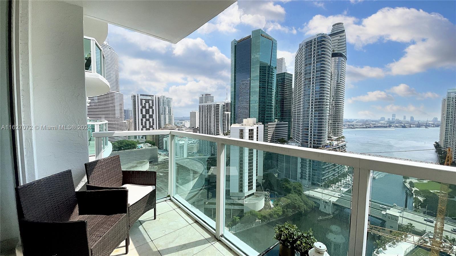 Welcome to your new home at Brickell on the River! This stunning 2-bedroom, 2-bathroom unit offers an unparalleled living experience in the heart of Miami. Boasting breathtaking river and city views, the spacious open-concept layout is perfect for both relaxing and entertaining. The modern kitchen features sleek stainless steel appliances, granite countertops, and ample cabinet space. Enjoy the luxurious master suite with a walk-in closet and an en-suite bathroom complete with dual vanities, a soaking tub, and a separate glass-enclosed shower. The second bedroom is equally inviting, with generous closet space and easy access to the second full bathroom. Residents of Brickell on the River enjoy top-notch amenities including a fitness center, spa, pool, 24-hour concierge, and valet parking.