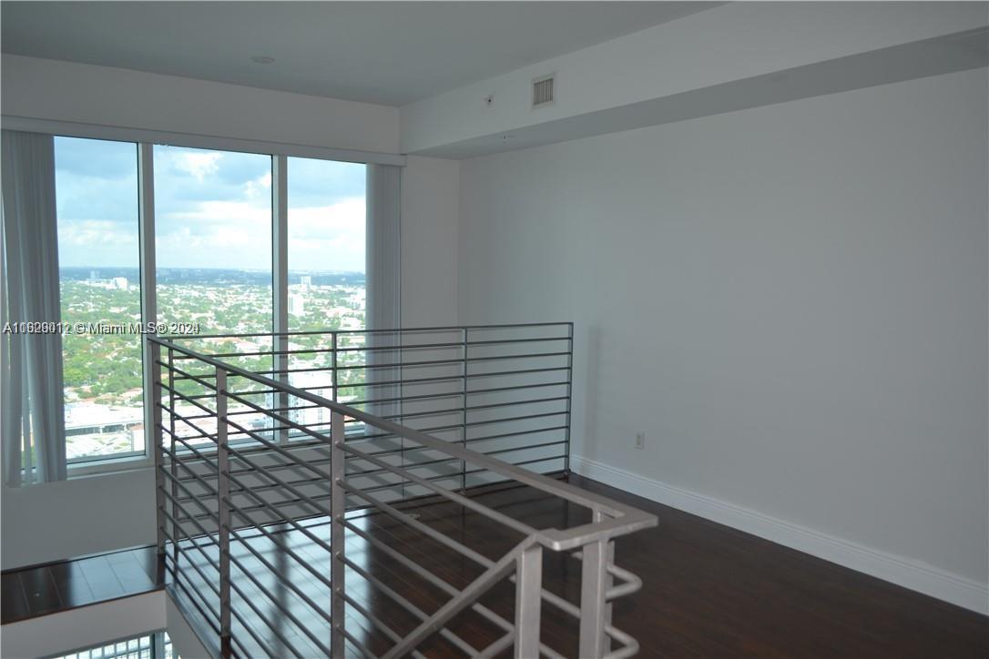 60 SW 13th St #3011, Miami FL 33130