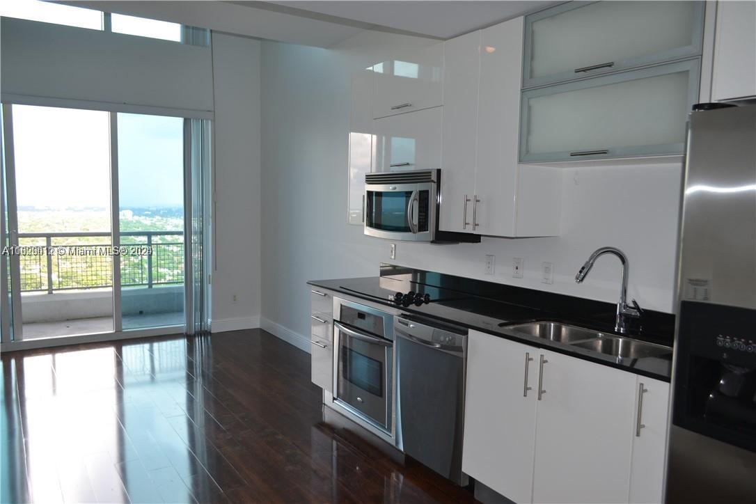 60 SW 13th St #3011, Miami FL 33130