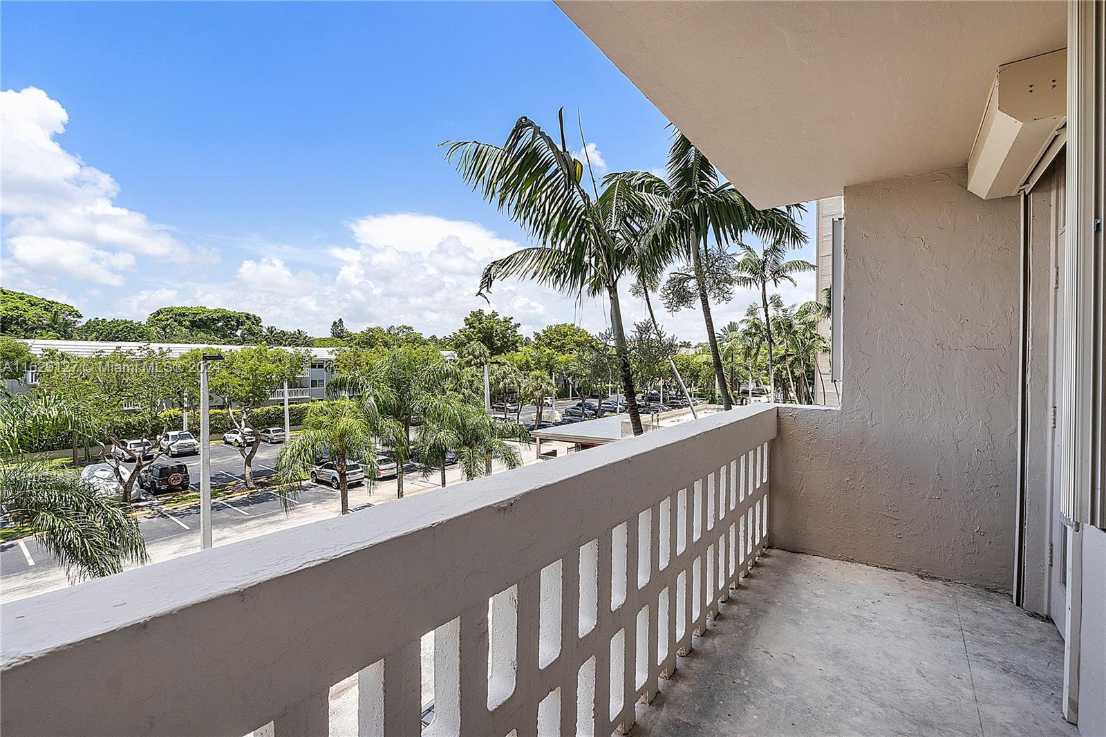 90 Edgewater Dr #321, Coral Gables, Florida image 8