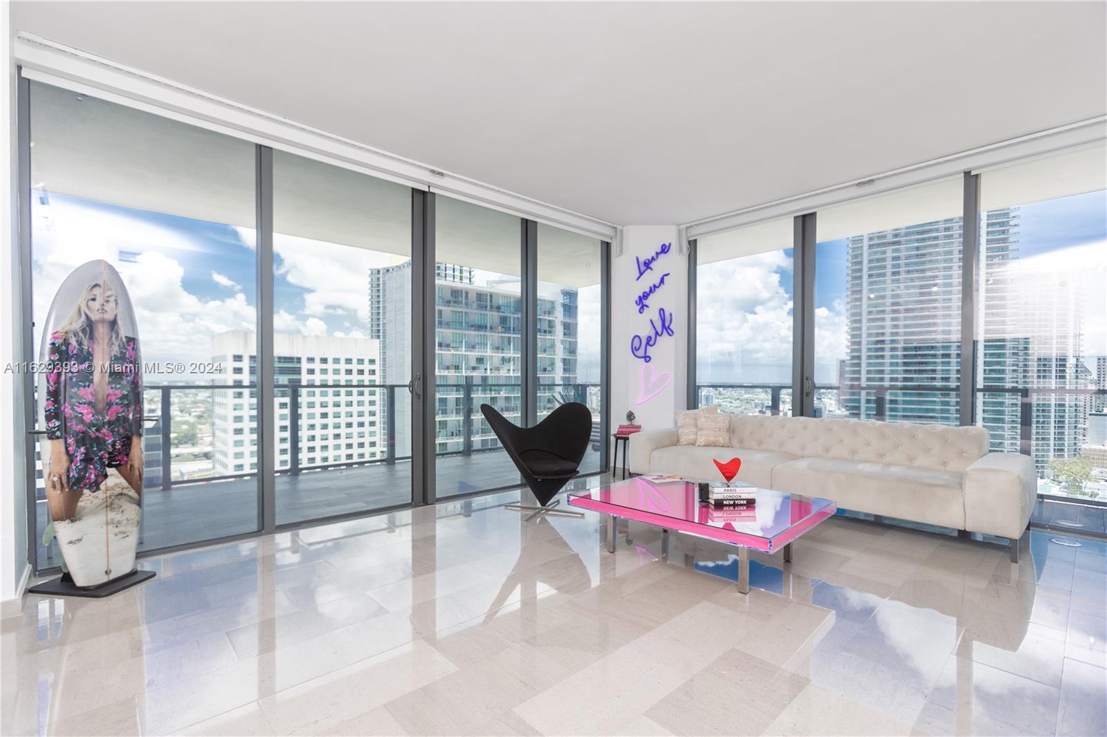 88 SW 7th St #2112, Miami, Florida image 3