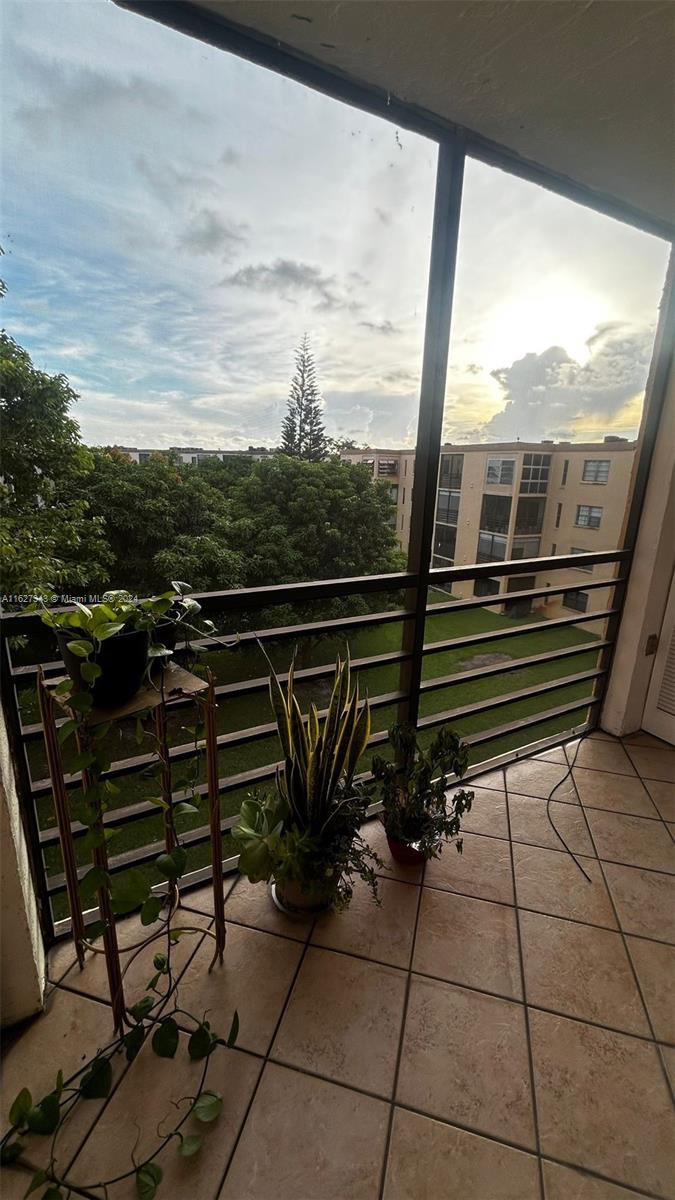 9370 SW 8th St #418, Boca Raton, Florida image 5