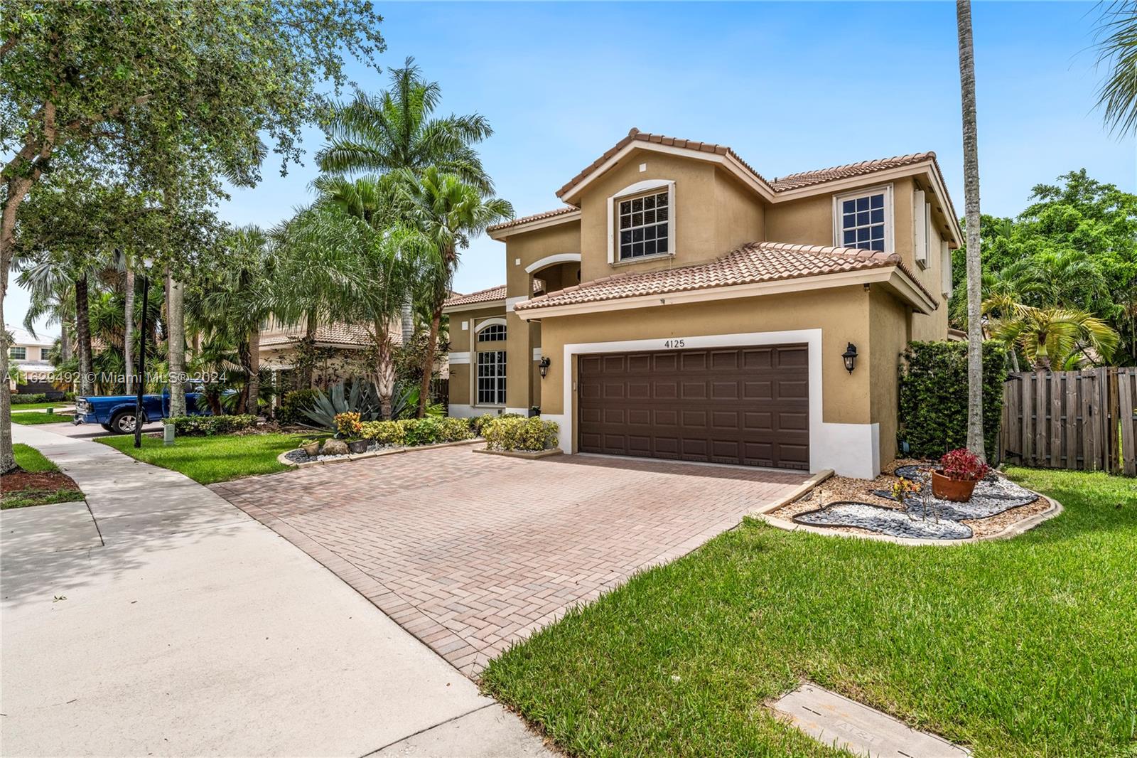 4125 Amber Ln, Weston, Florida image 2