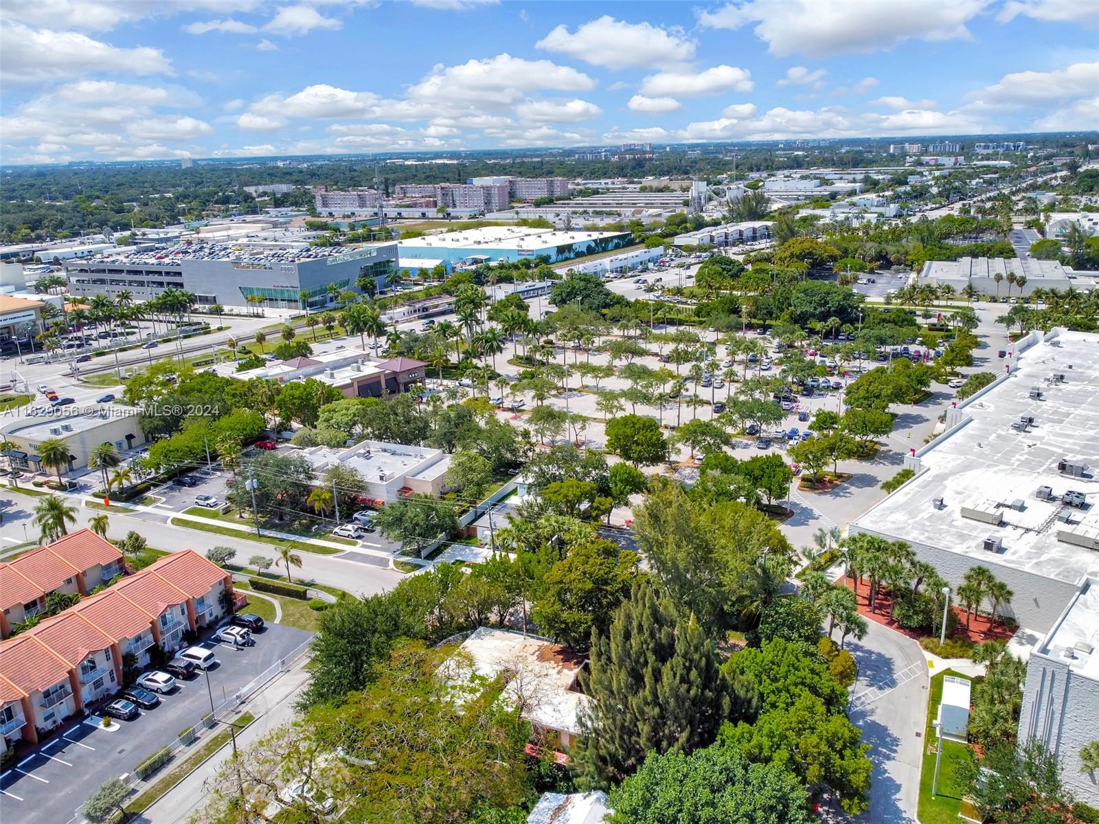 2055 NE 140th St, North Miami Beach, Florida image 38