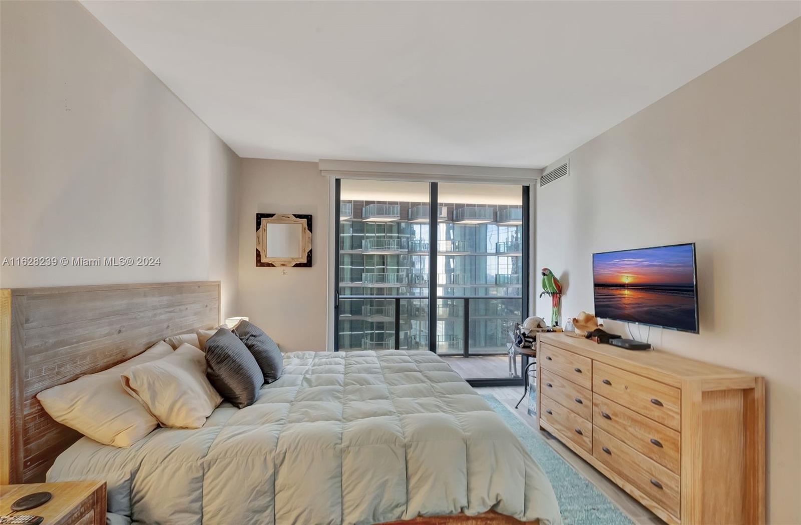 801 S Miami Ave #2205, Miami FL 33130